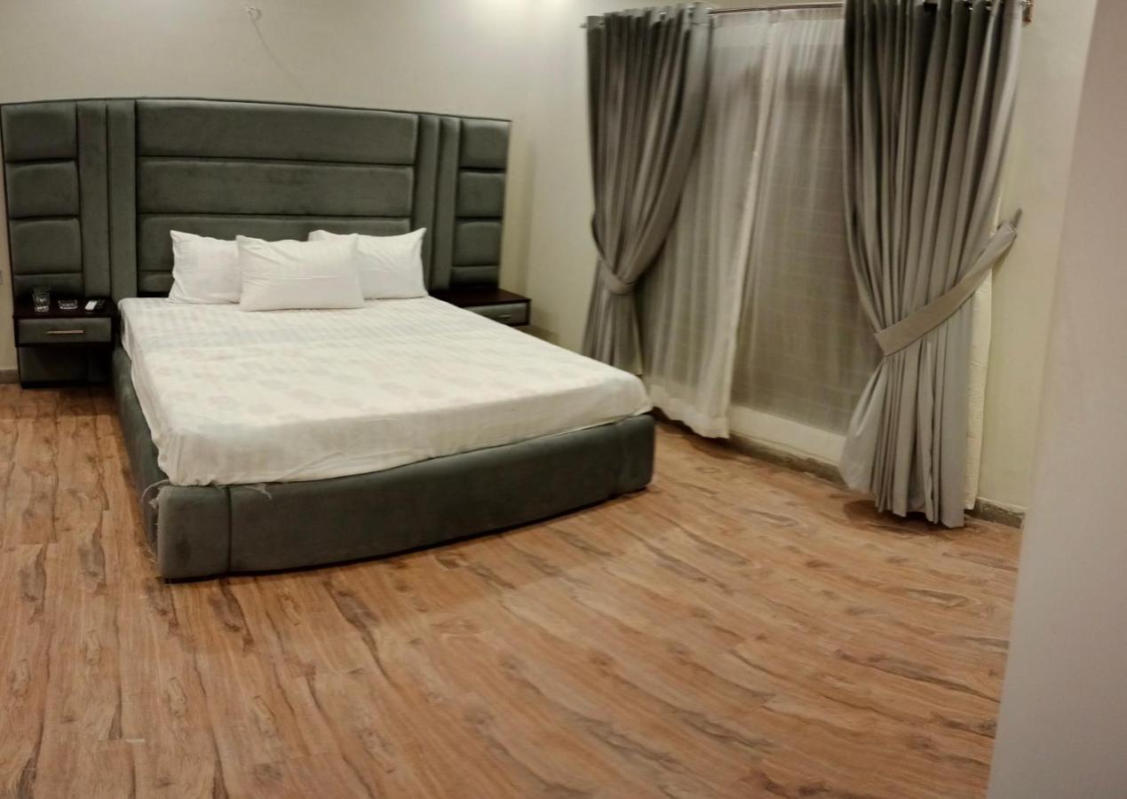 Hayat Grand Guest House Islamabad Buitenkant foto