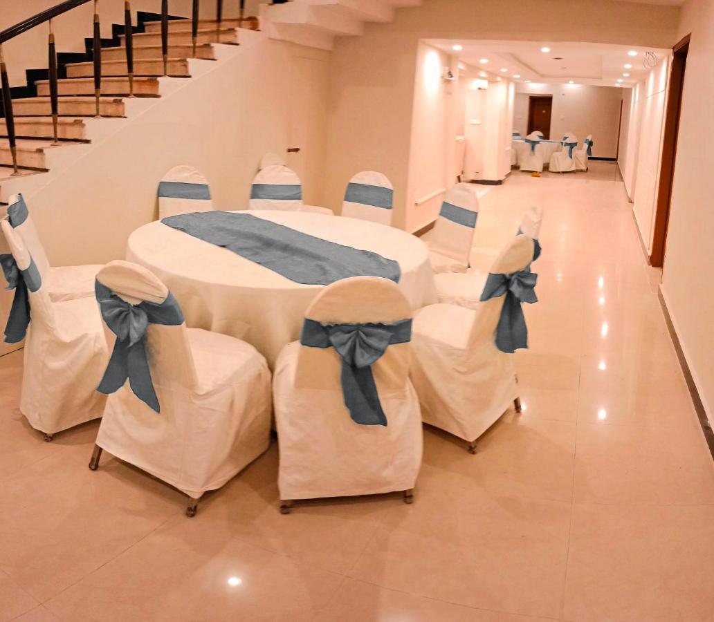 Hayat Grand Guest House Islamabad Buitenkant foto