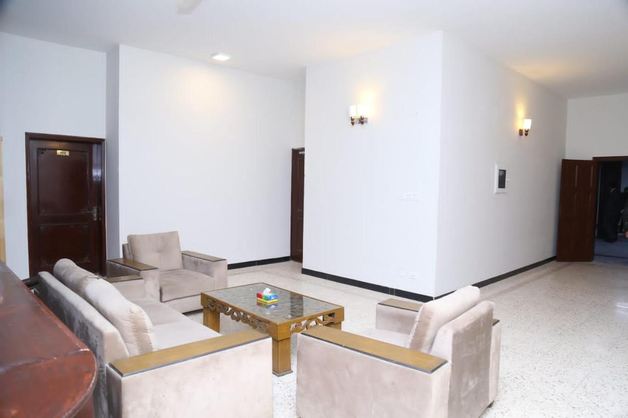 Hayat Grand Guest House Islamabad Buitenkant foto