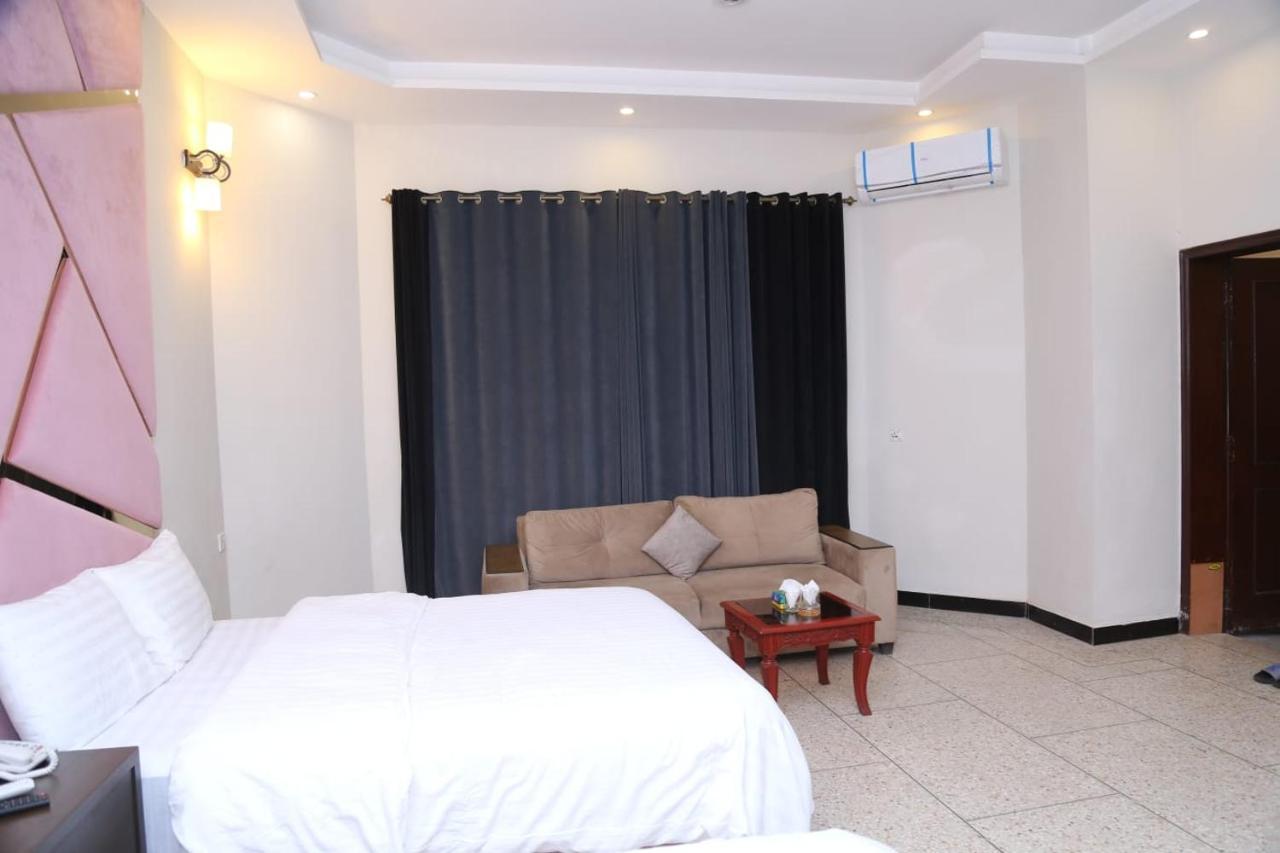 Hayat Grand Guest House Islamabad Buitenkant foto