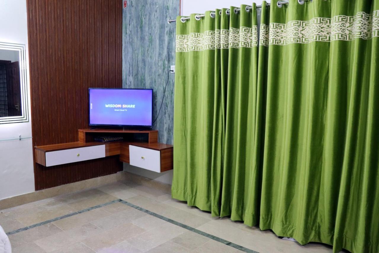 Hayat Grand Guest House Islamabad Buitenkant foto